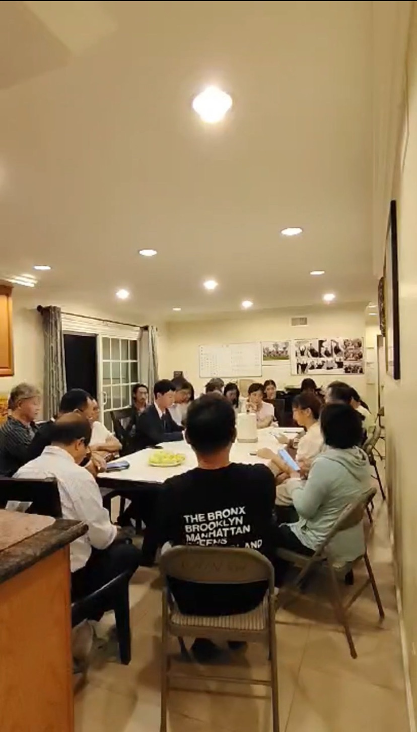 基督徒小排聚会，读经、祷告、灵歌对唱