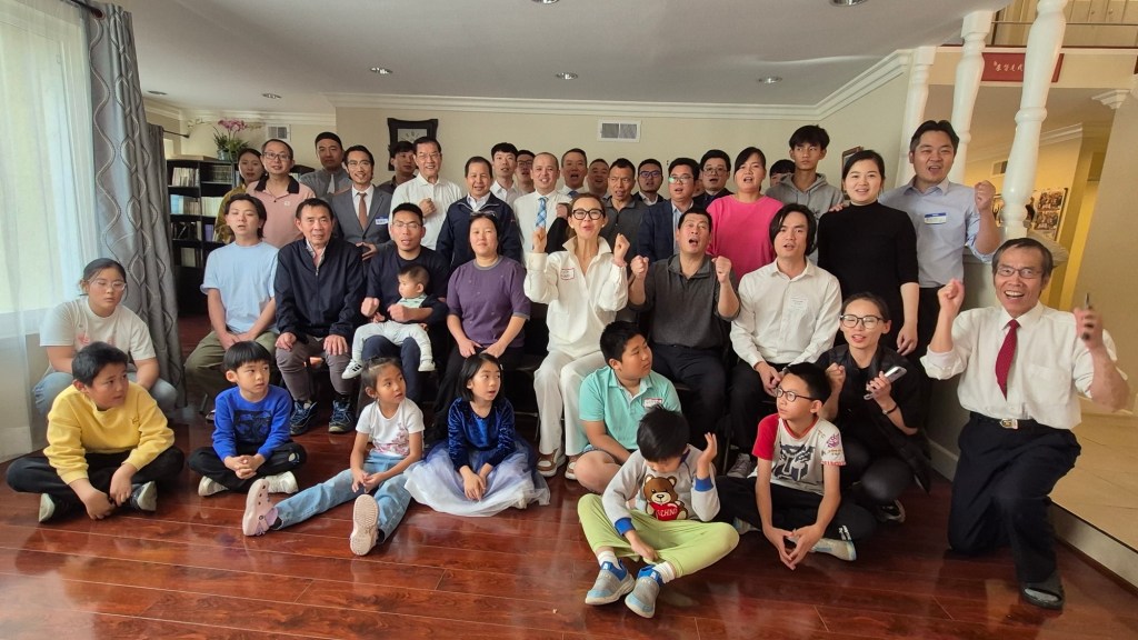 9位弟兄姊妹信而受浸