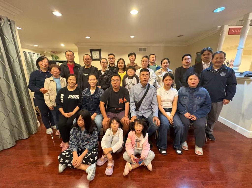 6位兄弟姊妹蒙神救赎，信而受浸